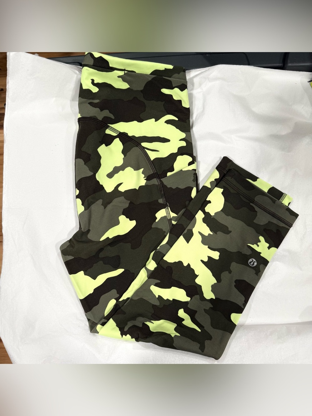 Lululemon Fast & Free Crop Leggings Size 6 Neon Yellow Camo Side Pocket Running